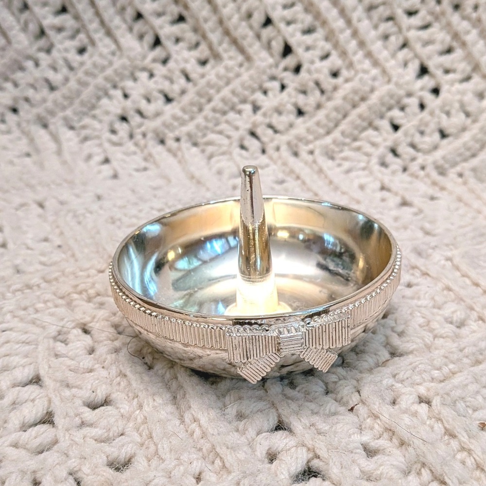 Kate Spade New York Grace Avenue Silver Plated Ring Holder Bow 820939 Lenox